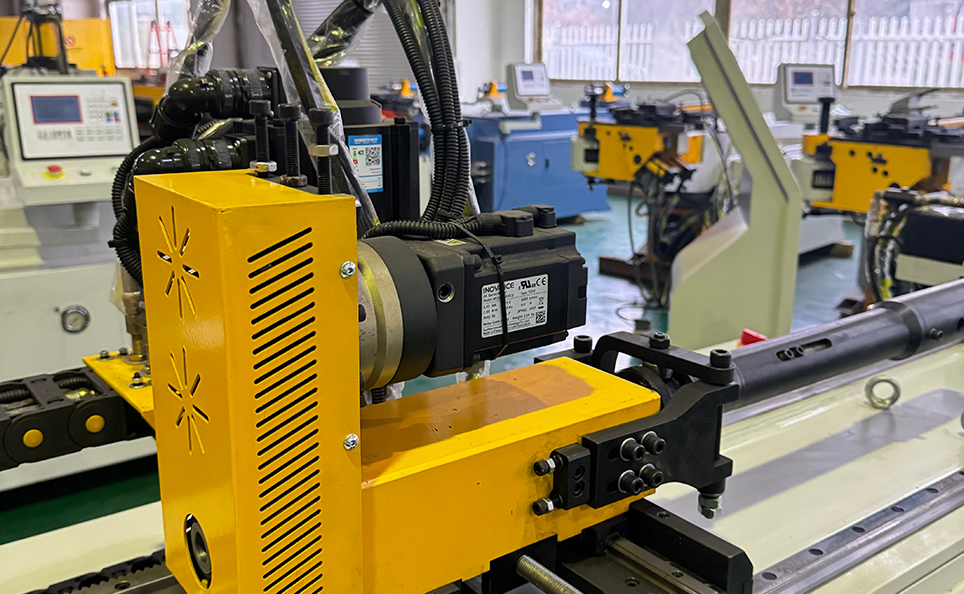 SS-serien helautomatisk CNC-rørbøyemaskin SS-serien helautomatisk CNC-rørbøyemaskin