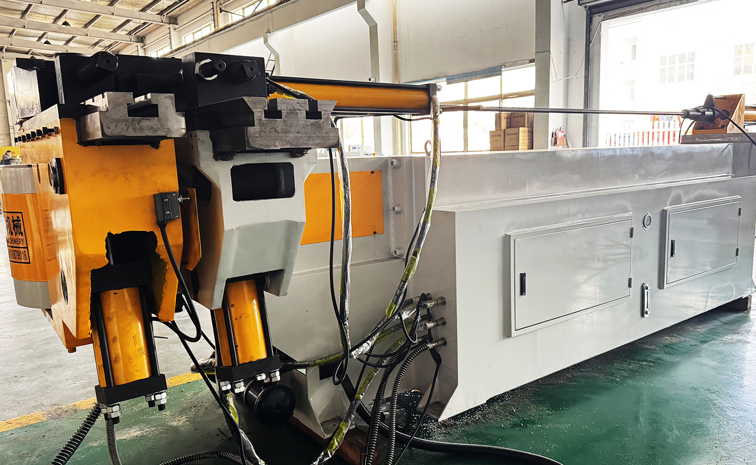 NC M-serien hydraulisk rørbøyemaskin med spindelkontroll NC M-serien hydraulisk rørbøyemaskin med spindelkontroll