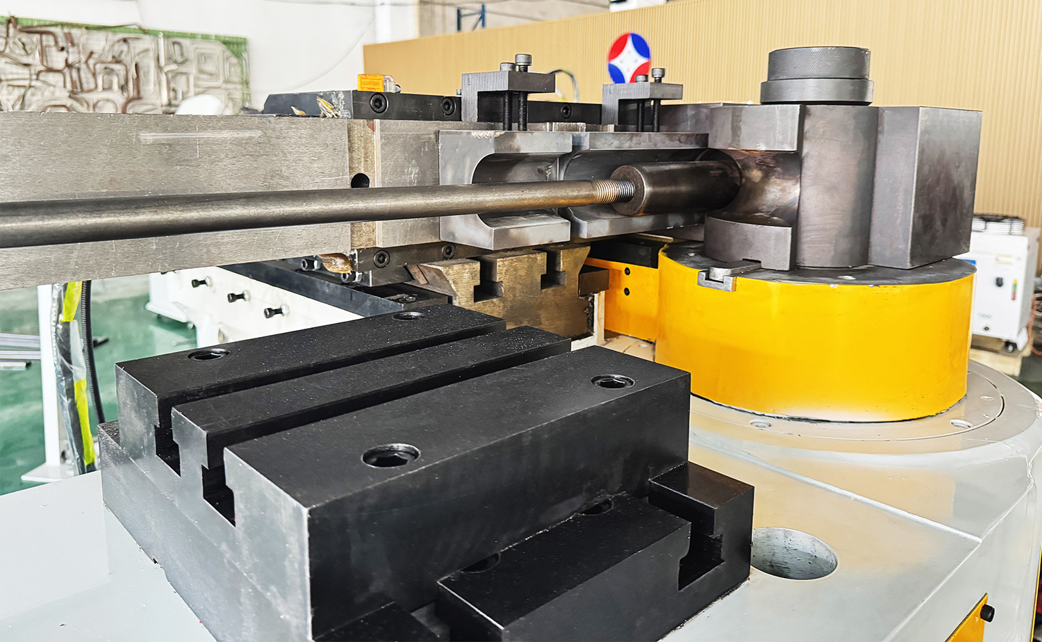 NC M-serien hydraulisk rørbøyemaskin med spindelkontroll NC M-serien hydraulisk rørbøyemaskin med spindelkontroll
