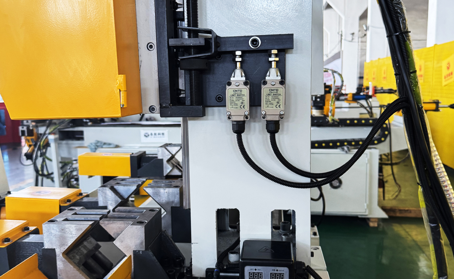 CNC-serien helautomatisk servomaterørskjæremaskin CNC-serien helautomatisk servomaterørskjæremaskin