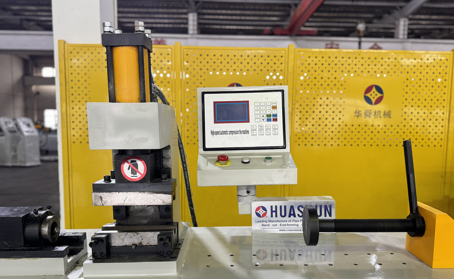 TM60 hydraulisk endeformingsmaskin med enkelt hode