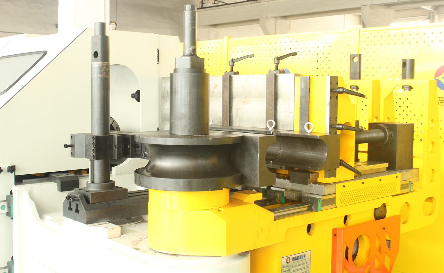 CNC M-serien helautomatisk multi-radius tube bøyemaskin