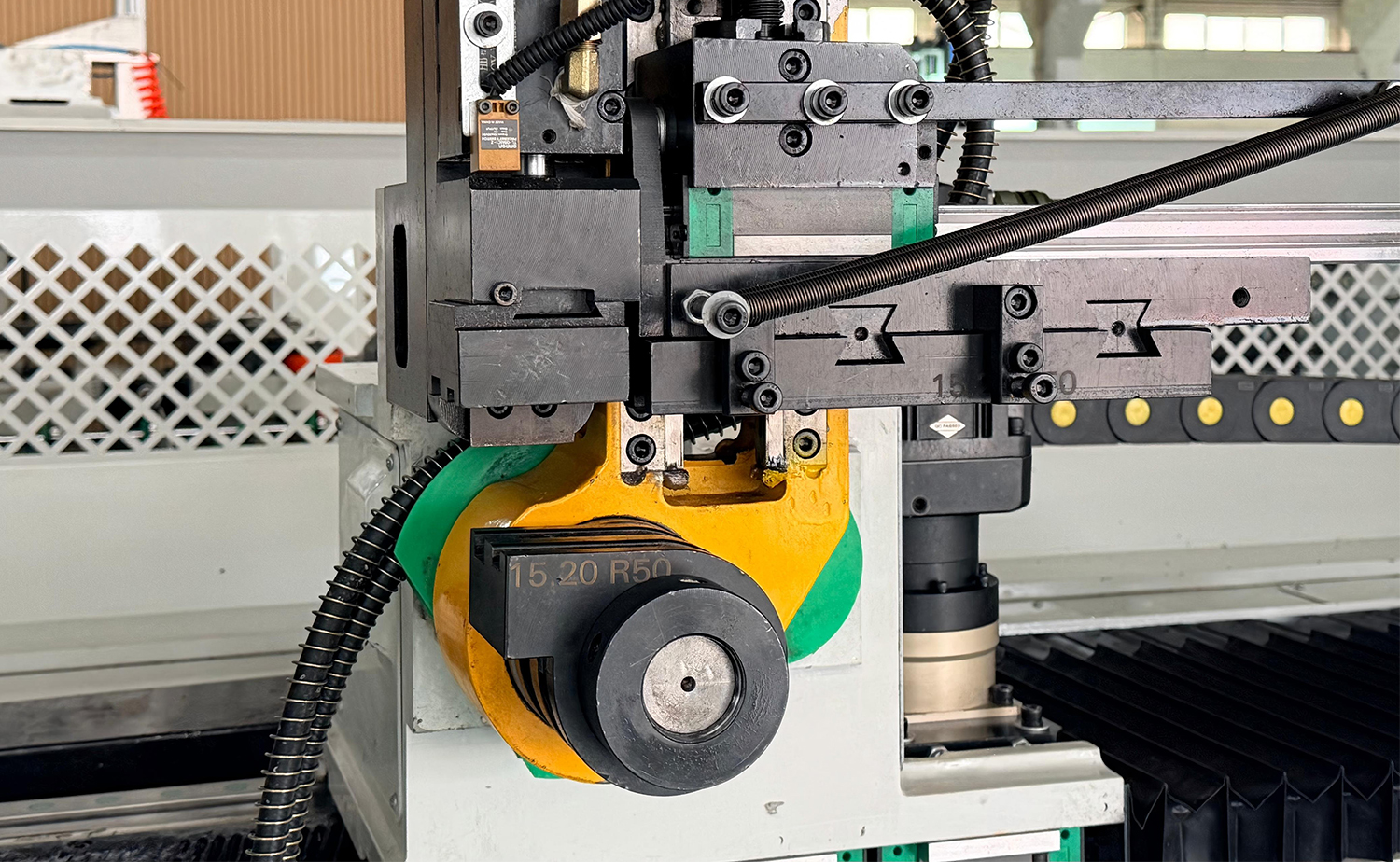 DB CNC dobbel hoderør bøyemaskin DB CNC dobbel hoderør bøyemaskin